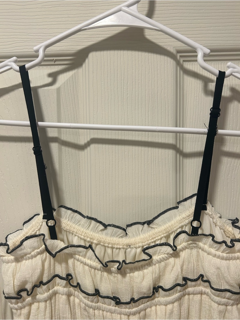 Jessica Simpson Cream Maxi Dress with Black Trim - Picture 4 of 5